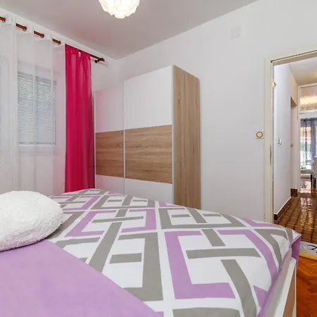 Marijana アパート